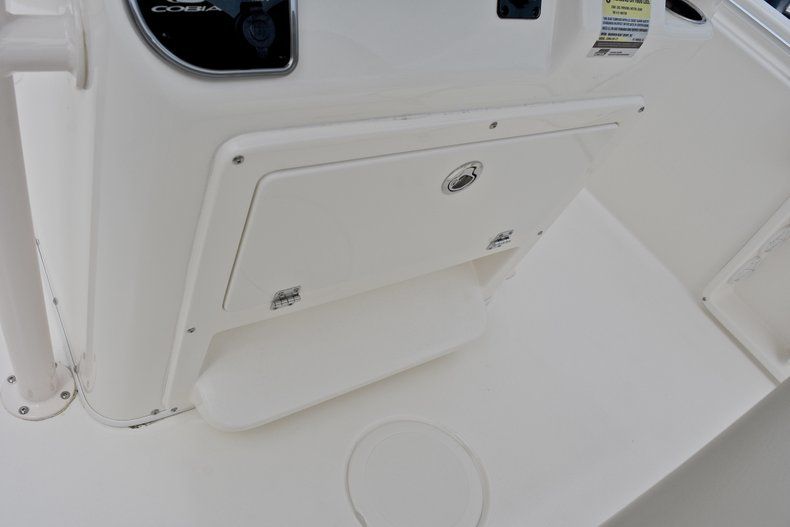 Thumbnail 34 for New 2018 Cobia 201 Center Console boat for sale in West Palm Beach, FL