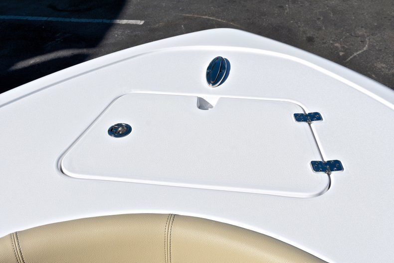 Thumbnail 47 for New 2018 Sportsman Heritage 211 Center Console boat for sale in West Palm Beach, FL
