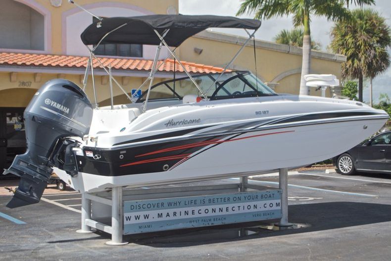Thumbnail 9 for New 2017 Hurricane SunDeck SD 187 OB boat for sale in Miami, FL