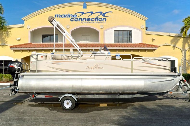 Used 2008 Sun Chaser 820 Fish RE Pontoon boat for sale in West Palm Beach, FL