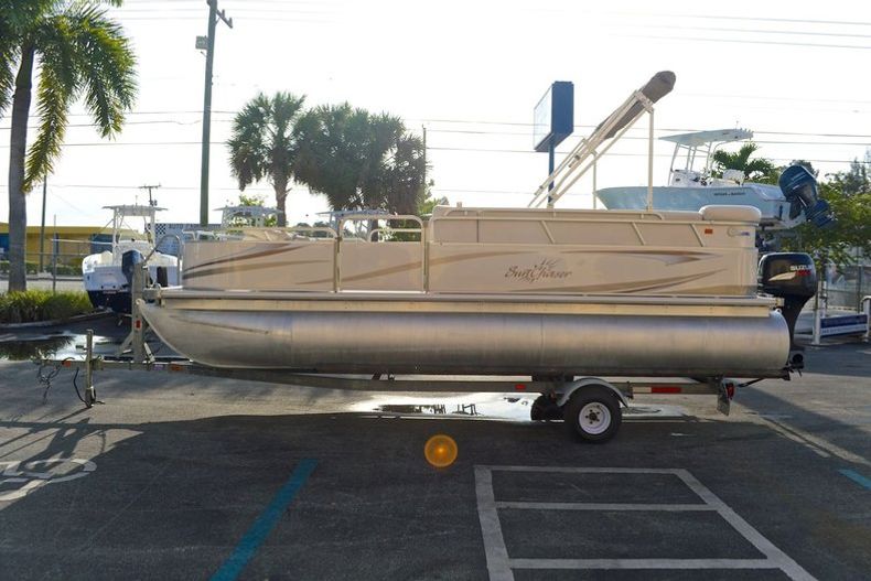 Thumbnail 4 for Used 2008 Sun Chaser 820 Fish RE Pontoon boat for sale in West Palm Beach, FL