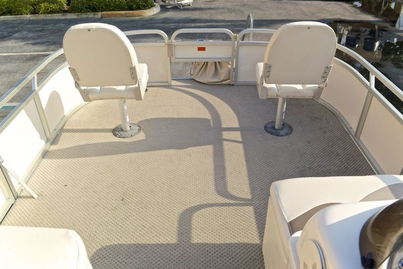 Thumbnail 53 for Used 2008 Sun Chaser 820 Fish RE Pontoon boat for sale in West Palm Beach, FL