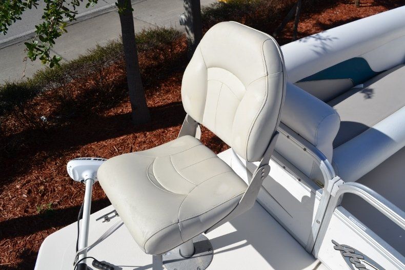 Thumbnail 15 for Used 2008 Hurricane FunDeck FD 226F4 OB boat for sale in Vero Beach, FL