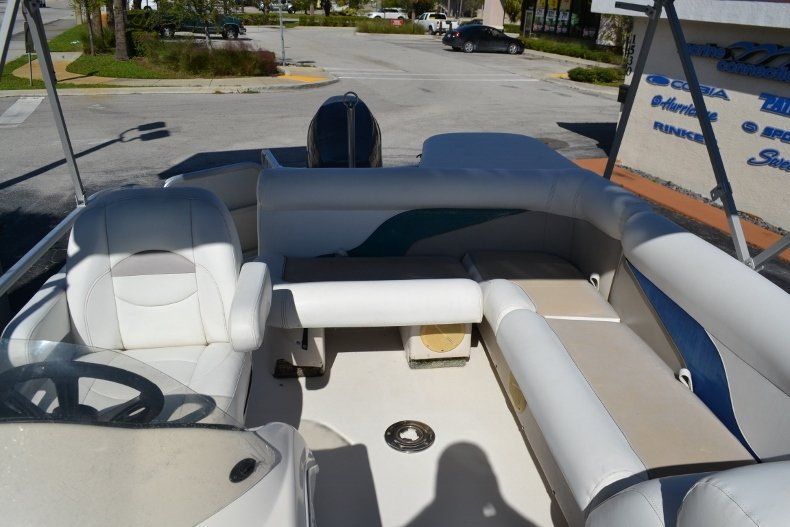 Thumbnail 19 for Used 2008 Hurricane FunDeck FD 226F4 OB boat for sale in Vero Beach, FL