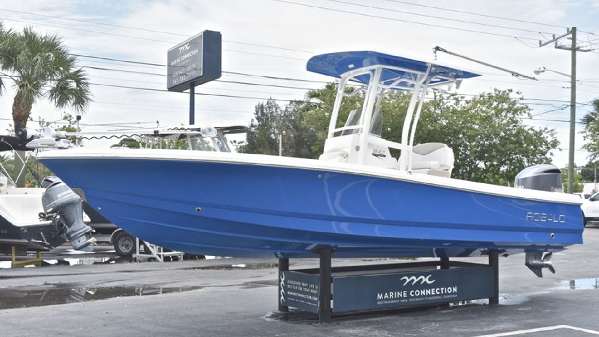 Used 2017 Robalo 246 Cayman #0245 image 5