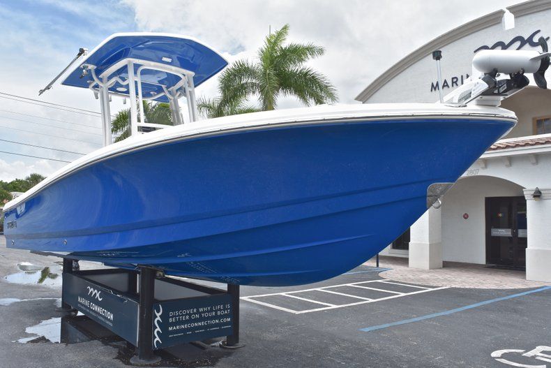 Thumbnail 2 for Used 2017 Robalo 246 Cayman boat for sale in West Palm Beach, FL