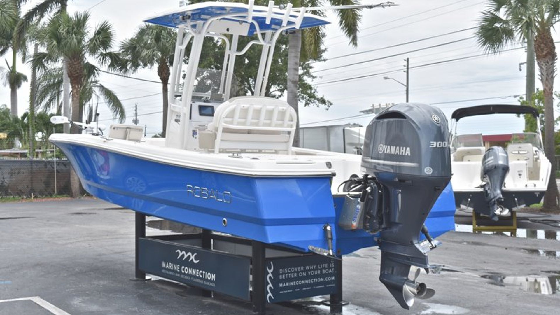 Used 2017 Robalo 246 Cayman #0245 image 8