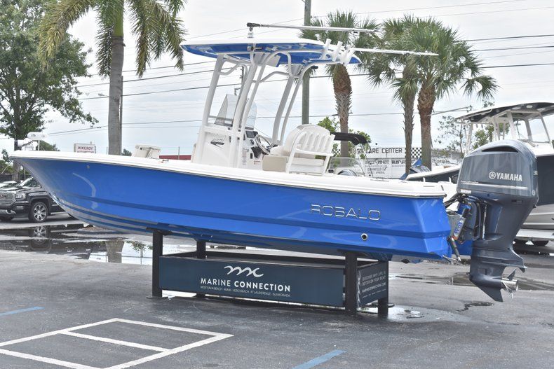 Thumbnail 6 for Used 2017 Robalo 246 Cayman boat for sale in West Palm Beach, FL