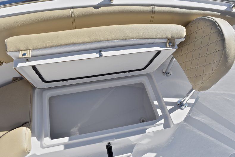 Thumbnail 43 for New 2018 Sportsman Heritage 231 Center Console boat for sale in West Palm Beach, FL