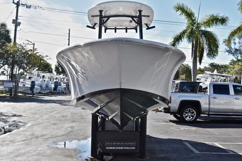 Thumbnail 2 for New 2018 Sportsman Heritage 231 Center Console boat for sale in West Palm Beach, FL