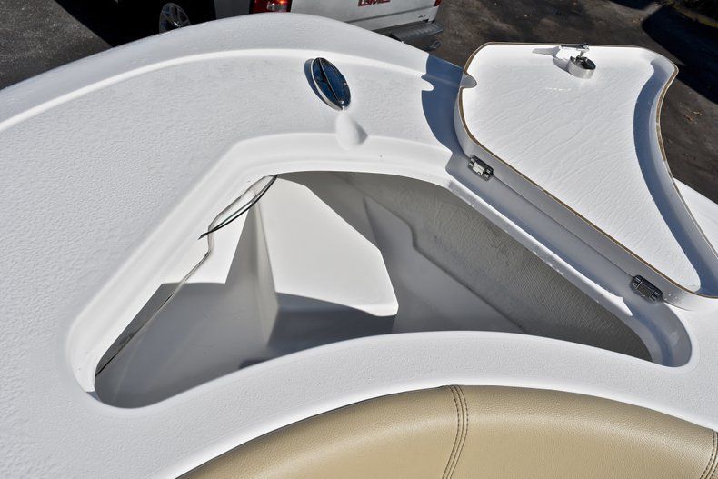 Thumbnail 49 for New 2018 Sportsman Heritage 231 Center Console boat for sale in West Palm Beach, FL