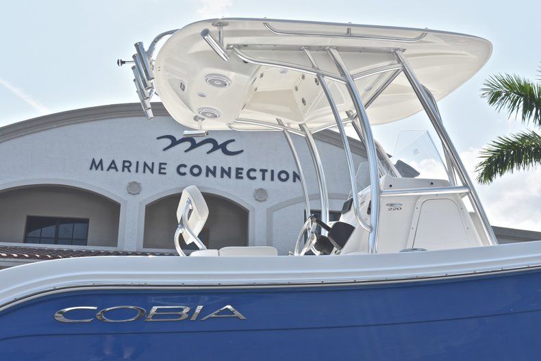 Thumbnail 9 for New 2019 Cobia 220 Center Console boat for sale in West Palm Beach, FL