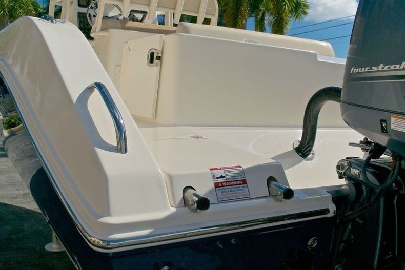 Thumbnail 19 for New 2014 Cobia 256 Center Console boat for sale in West Palm Beach, FL