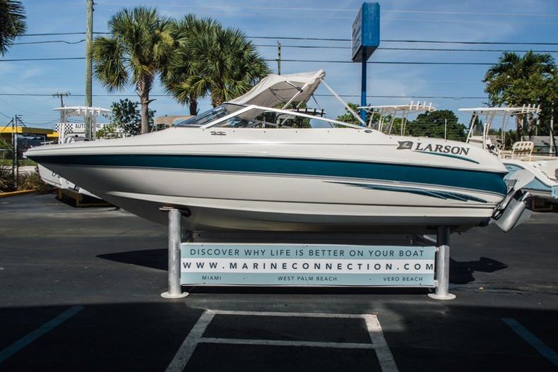 Thumbnail 11 for Used 1999 Larson 186 Bowrider boat for sale in West Palm Beach, FL