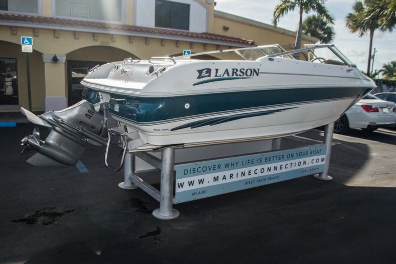Thumbnail 6 for Used 1999 Larson 186 Bowrider boat for sale in West Palm Beach, FL