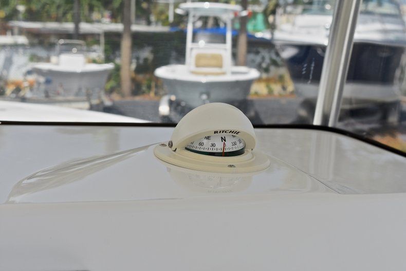 Thumbnail 27 for Used 2012 NauticStar 2500XS Offshore boat for sale in West Palm Beach, FL