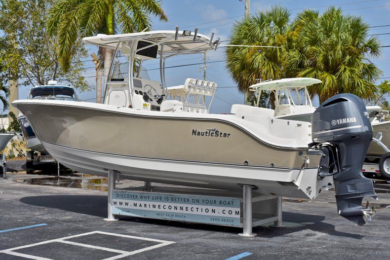 Thumbnail 4 for Used 2012 NauticStar 2500XS Offshore boat for sale in West Palm Beach, FL