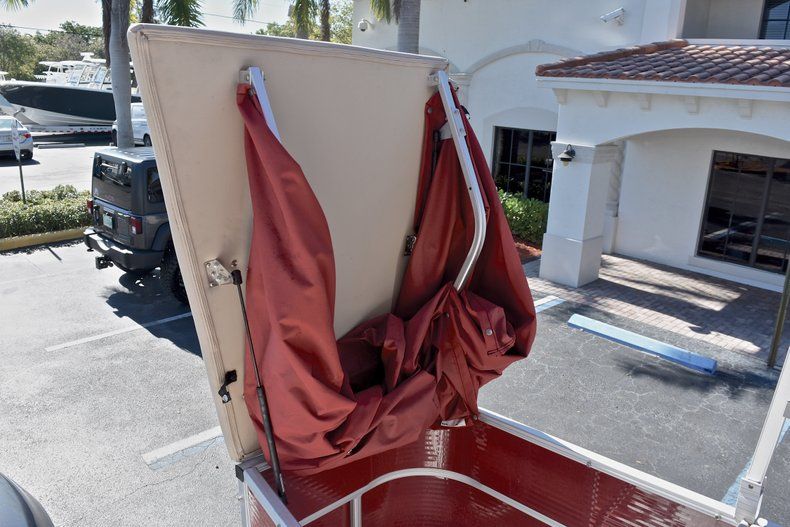 Thumbnail 12 for Used 2015 Hurricane 236 FunDeck boat for sale in West Palm Beach, FL