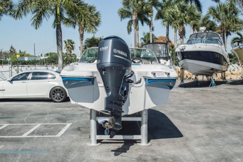Thumbnail 6 for New 2014 Rinker Captiva 186 OB Bowrider boat for sale in Miami, FL