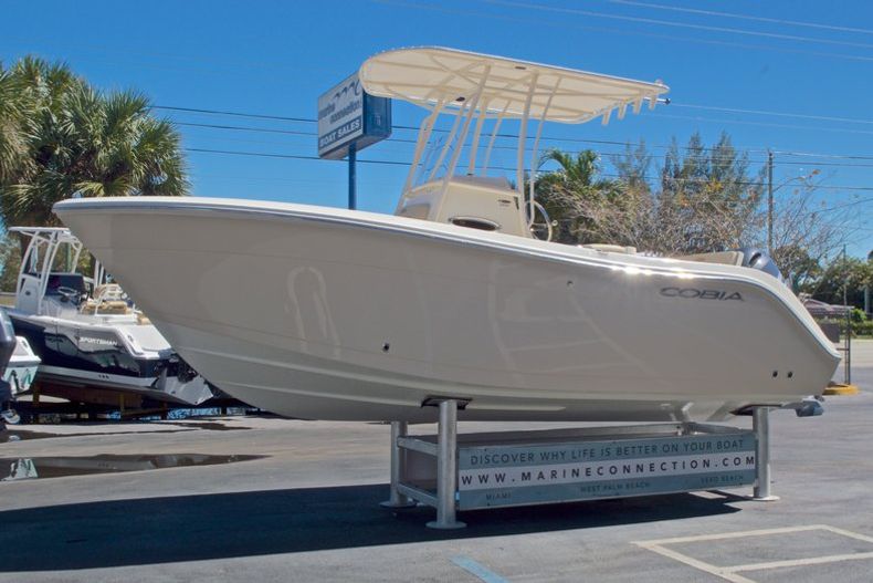 Thumbnail 4 for New 2016 Cobia 201 Center Console boat for sale in Vero Beach, FL