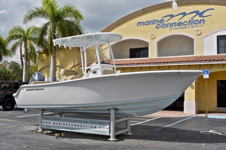 Thumbnail 1 for New 2018 Sportsman Heritage 211 Center Console boat for sale in West Palm Beach, FL