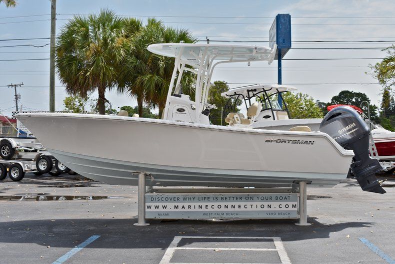 Thumbnail 4 for New 2018 Sportsman Heritage 211 Center Console boat for sale in West Palm Beach, FL