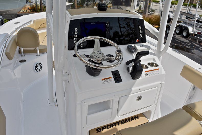 Thumbnail 29 for New 2018 Sportsman Heritage 211 Center Console boat for sale in West Palm Beach, FL
