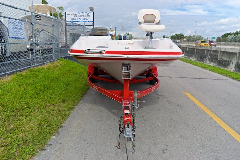 Thumbnail 5 for Used 2005 Tahoe 215 Deck Boat boat for sale in Miami, FL