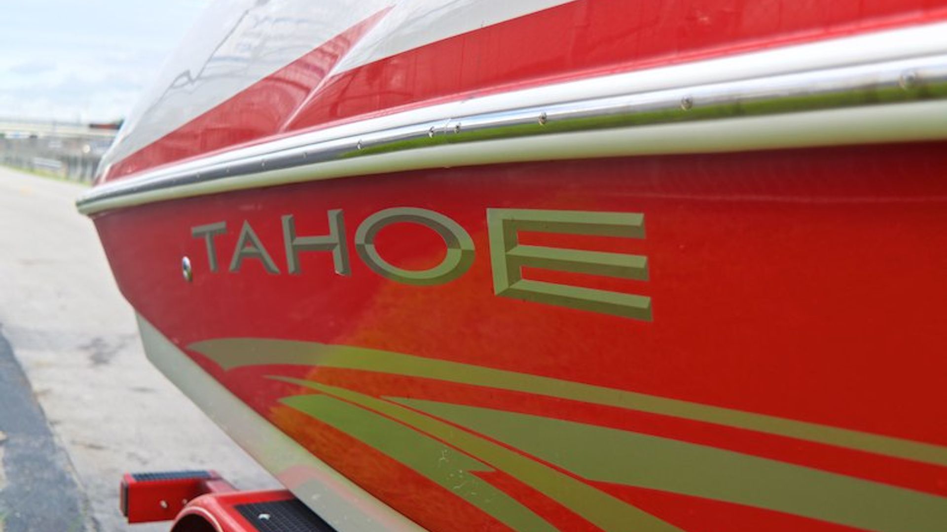 Used 2005 Tahoe 215 Deck Boat #70TZ image 10