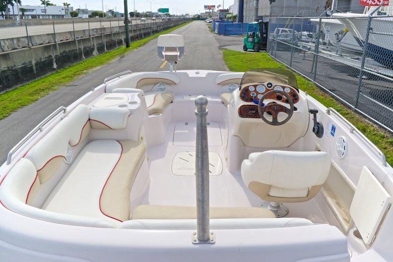 Thumbnail 13 for Used 2005 Tahoe 215 Deck Boat boat for sale in Miami, FL