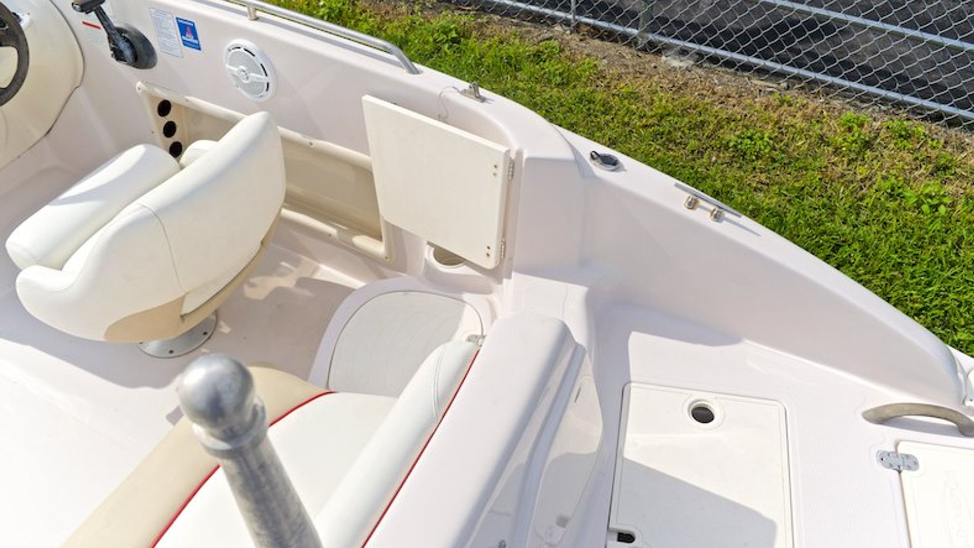 Used 2005 Tahoe 215 Deck Boat #70TZ image 22