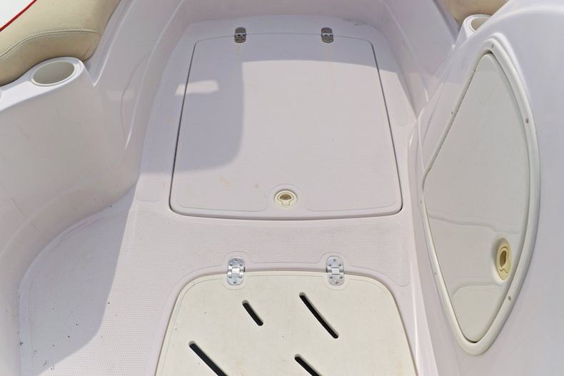 Thumbnail 33 for Used 2005 Tahoe 215 Deck Boat boat for sale in Miami, FL