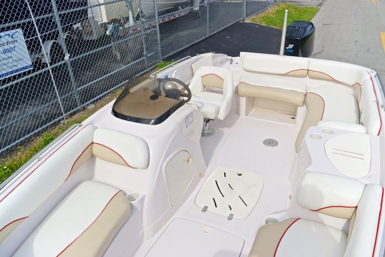 Thumbnail 45 for Used 2005 Tahoe 215 Deck Boat boat for sale in Miami, FL