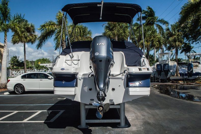Thumbnail 13 for New 2016 Hurricane SunDeck SD 2200 OB boat for sale in West Palm Beach, FL