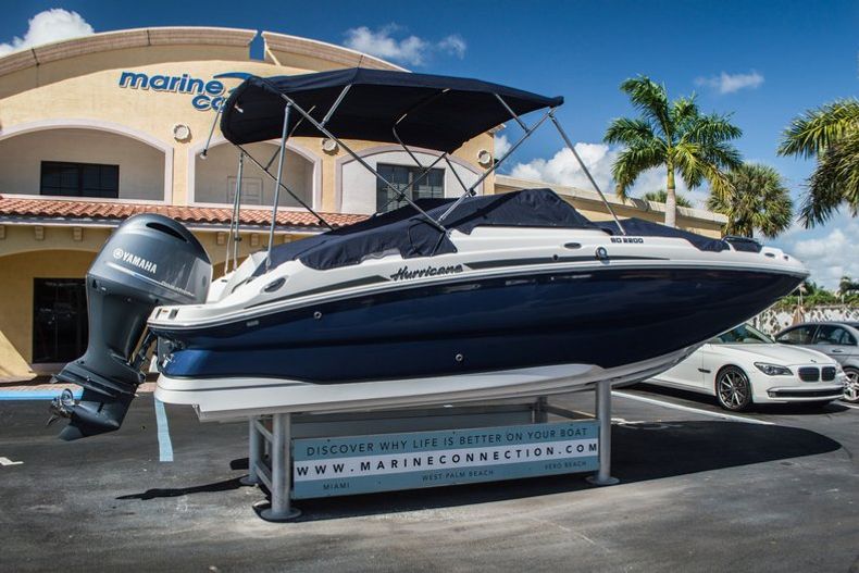 Thumbnail 14 for New 2016 Hurricane SunDeck SD 2200 OB boat for sale in West Palm Beach, FL