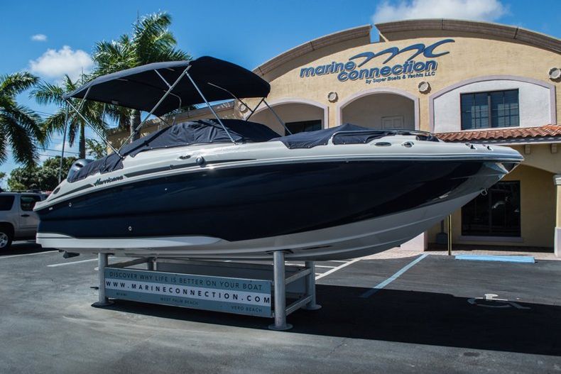 Thumbnail 8 for New 2016 Hurricane SunDeck SD 2200 OB boat for sale in West Palm Beach, FL