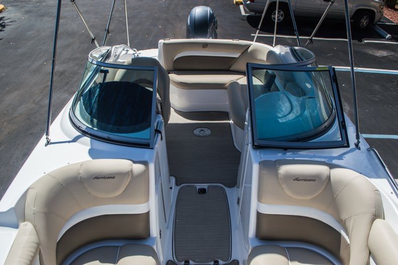 Thumbnail 29 for New 2016 Hurricane SunDeck SD 2200 OB boat for sale in West Palm Beach, FL