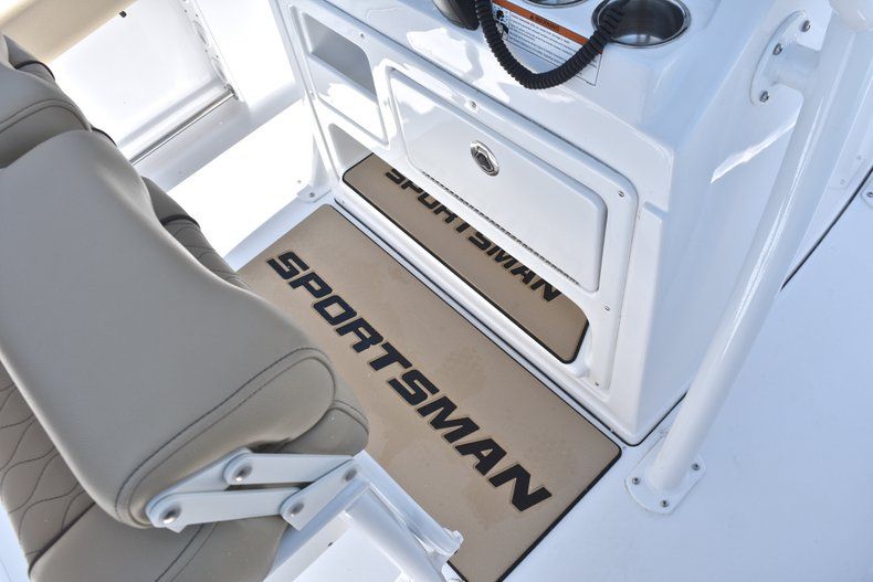 Thumbnail 34 for New 2018 Sportsman Open 212 Center Console boat for sale in West Palm Beach, FL