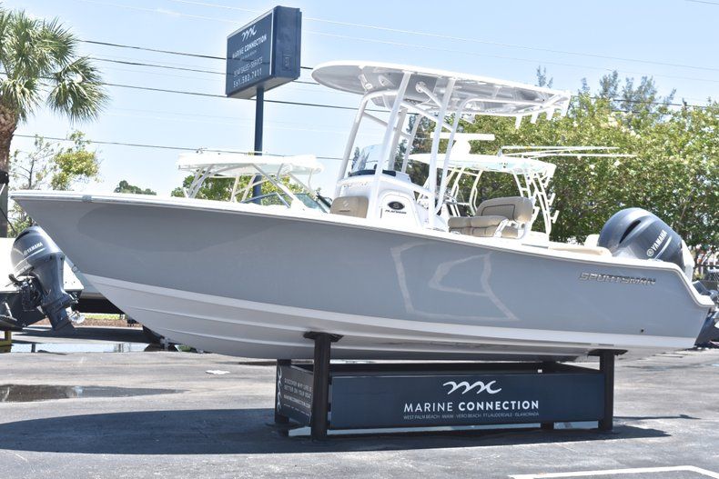 Thumbnail 3 for New 2018 Sportsman Open 212 Center Console boat for sale in West Palm Beach, FL