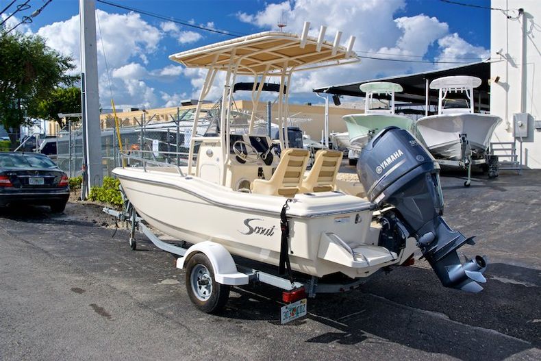 Thumbnail 1 for Used 2014 Scout 175 Sportfish Center Console boat for sale in Miami, FL
