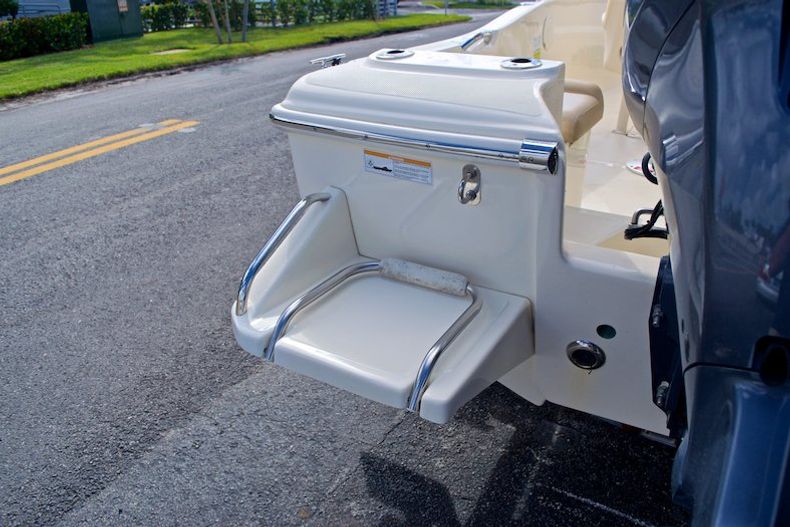 Thumbnail 10 for Used 2014 Scout 175 Sportfish Center Console boat for sale in Miami, FL