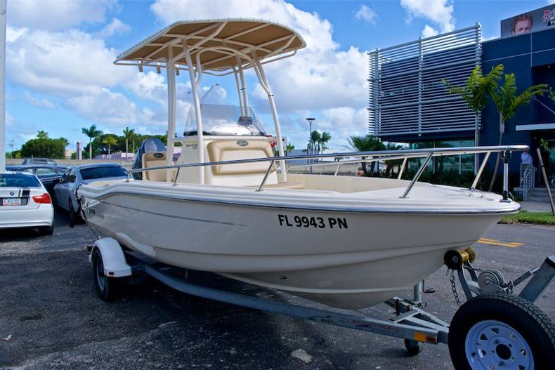 Thumbnail 5 for Used 2014 Scout 175 Sportfish Center Console boat for sale in Miami, FL