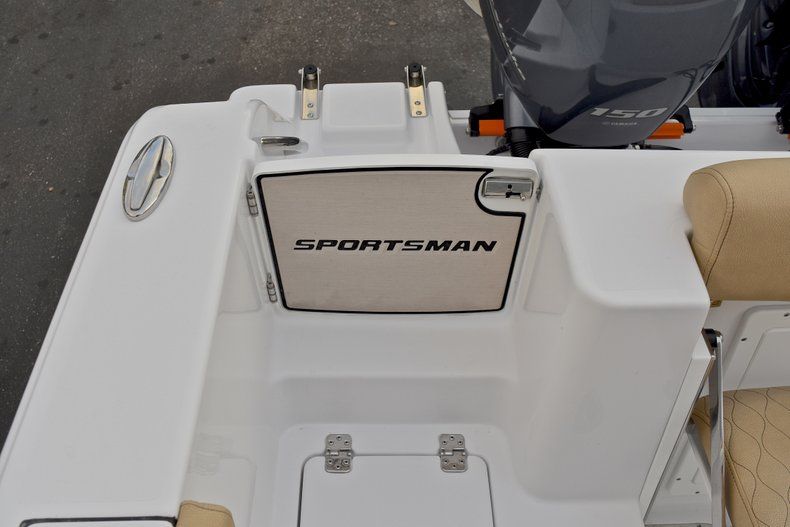 Thumbnail 9 for New 2018 Sportsman Open 252 Center Console boat for sale in West Palm Beach, FL
