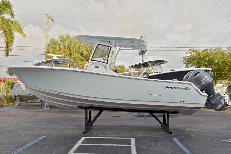 Thumbnail 19 for New 2018 Sportsman Open 252 Center Console boat for sale in West Palm Beach, FL