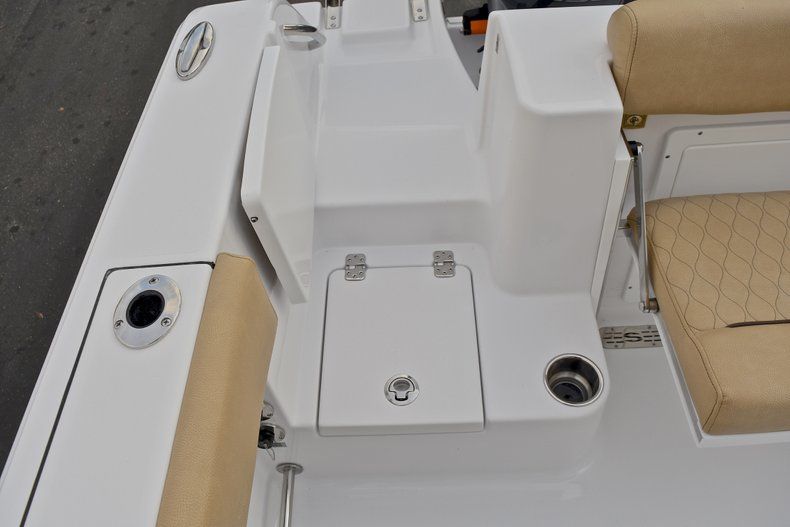 Thumbnail 20 for New 2018 Sportsman Open 252 Center Console boat for sale in West Palm Beach, FL