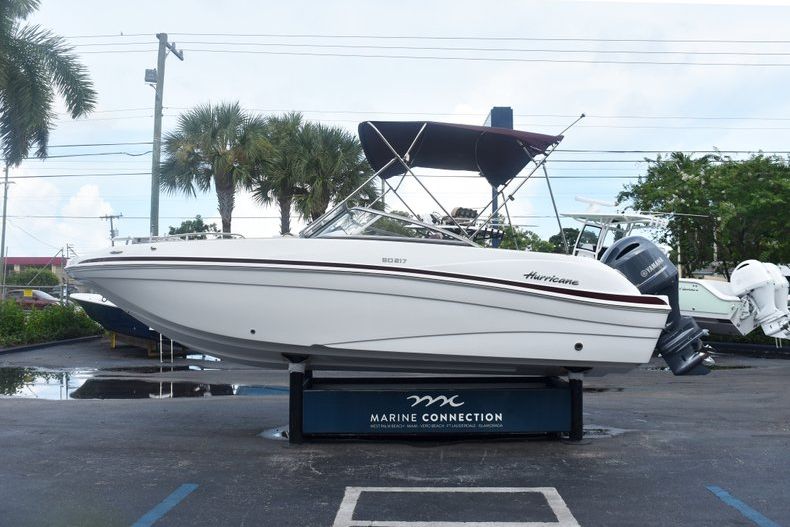 Thumbnail 4 for New 2019 Hurricane 217 SunDeck OB boat for sale in Vero Beach, FL