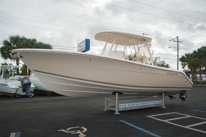 Thumbnail 7 for New 2016 Cobia 296 Center Console boat for sale in Vero Beach, FL