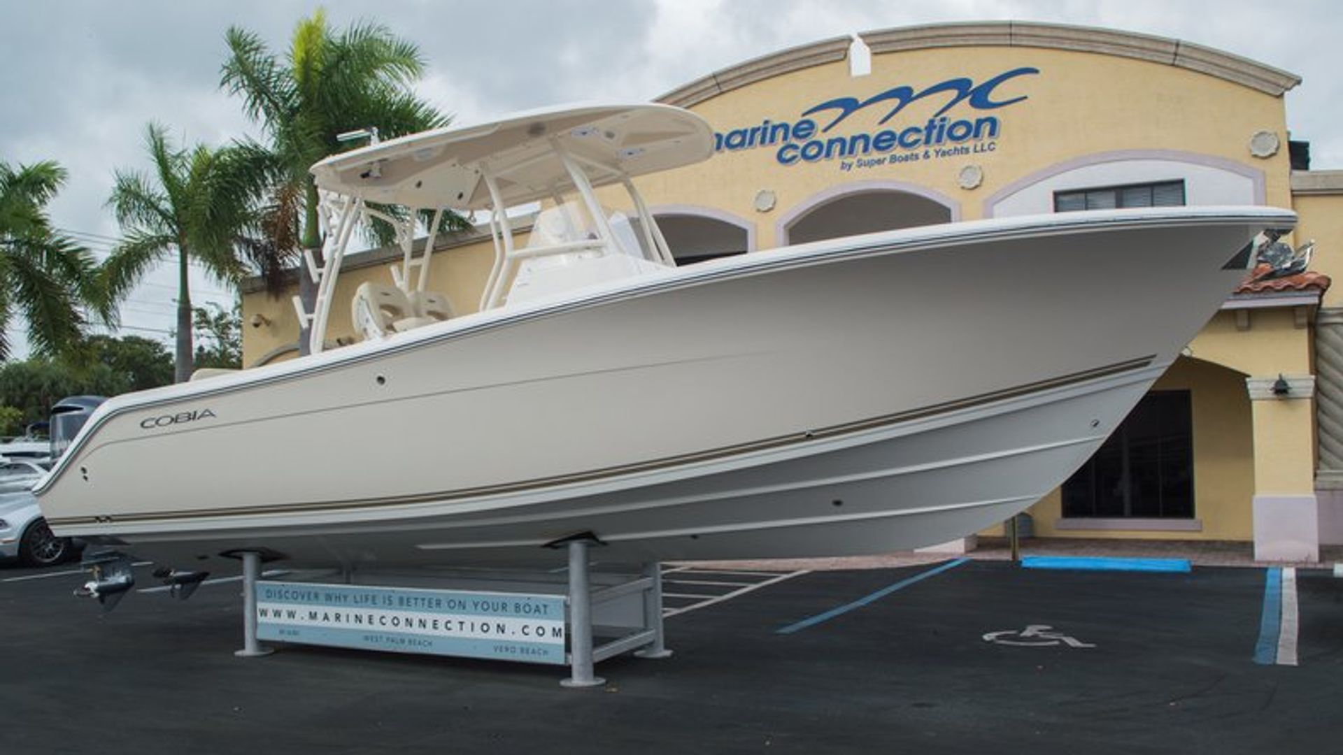 New 2016 Cobia 296 Center Console #N018 image 3