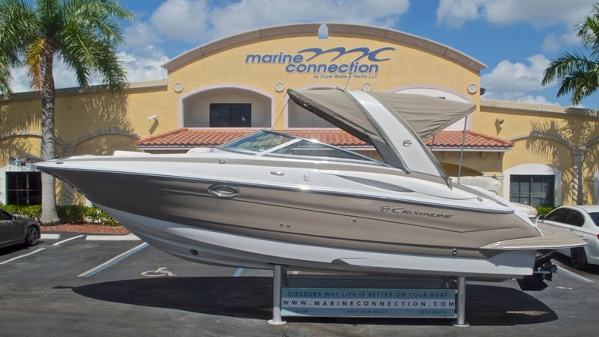 Used 2009 Crownline 300 LS #4326 image 1