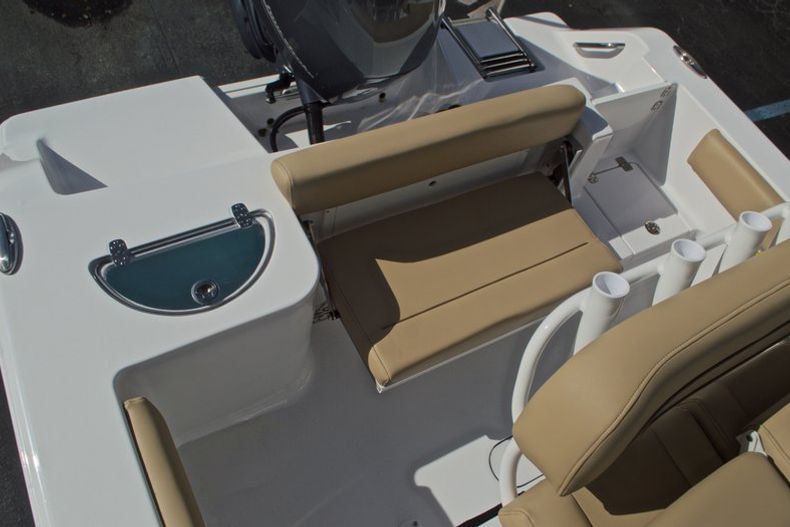 Thumbnail 16 for New 2017 Sportsman Open 212 Center Console boat for sale in Fort Lauderdale, FL